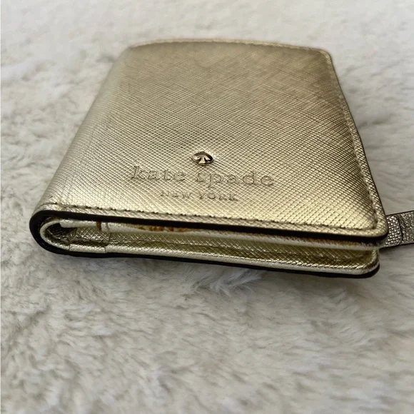 Kate Spade ♠️ metallic compact Wallet EUC - Picture 3 of 10